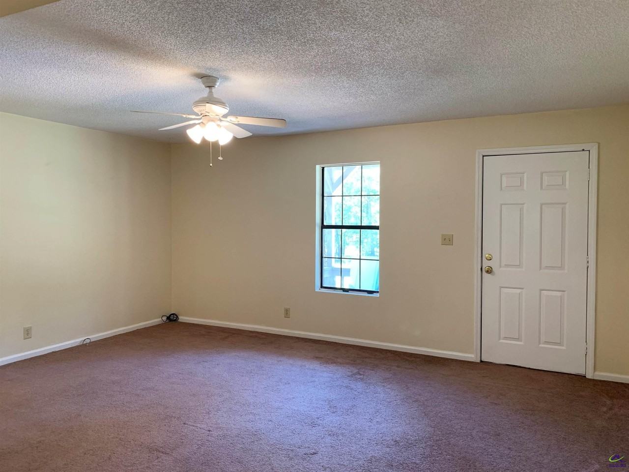671B Country Club Rd - Photo 2 of 14