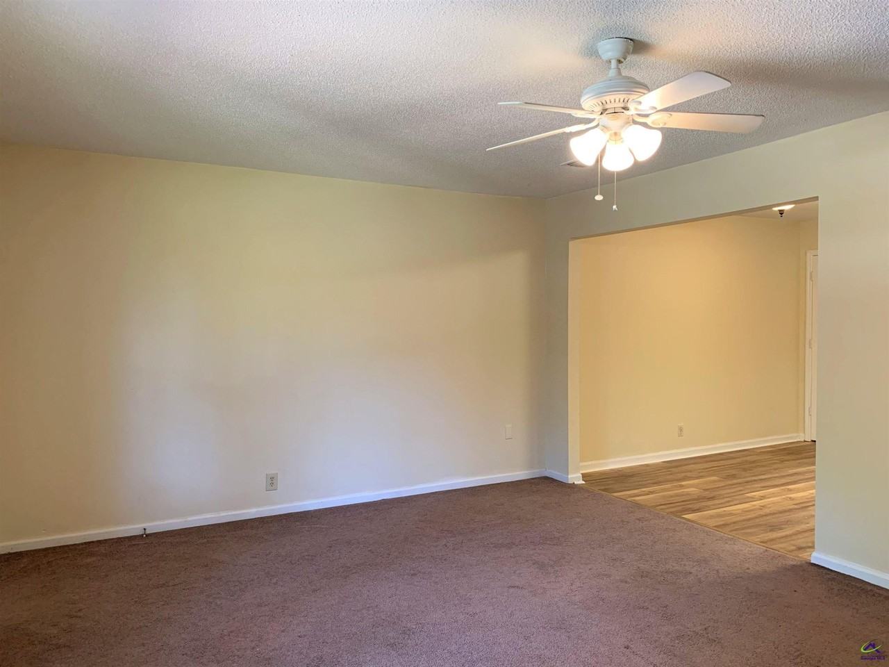 671B Country Club Rd - Photo 4 of 14