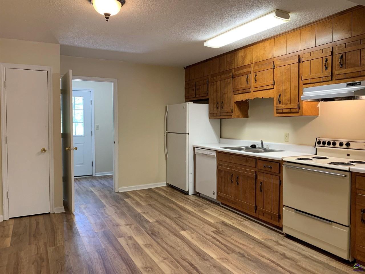 671B Country Club Rd - Photo 5 of 14