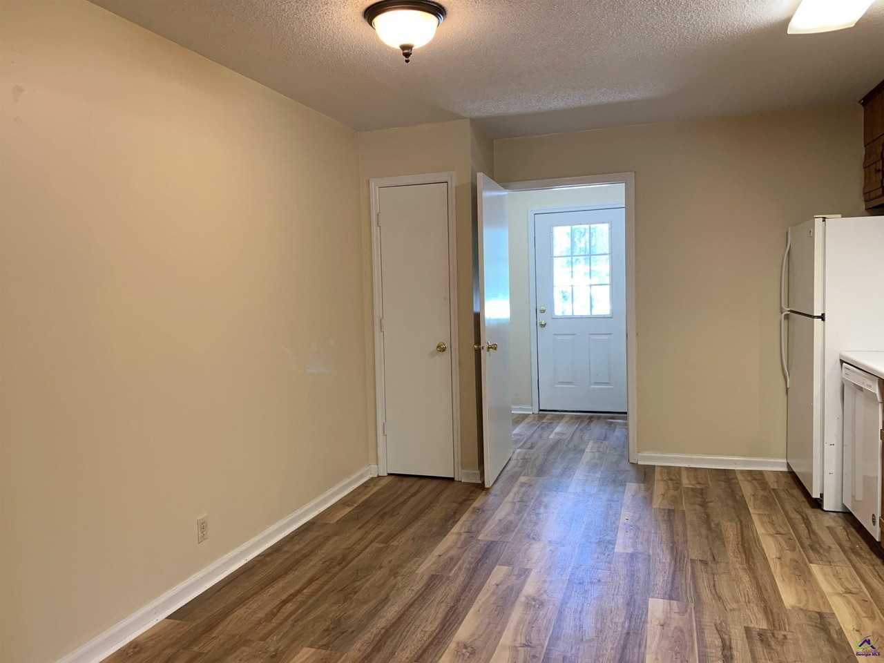 671B Country Club Rd - Photo 6 of 14