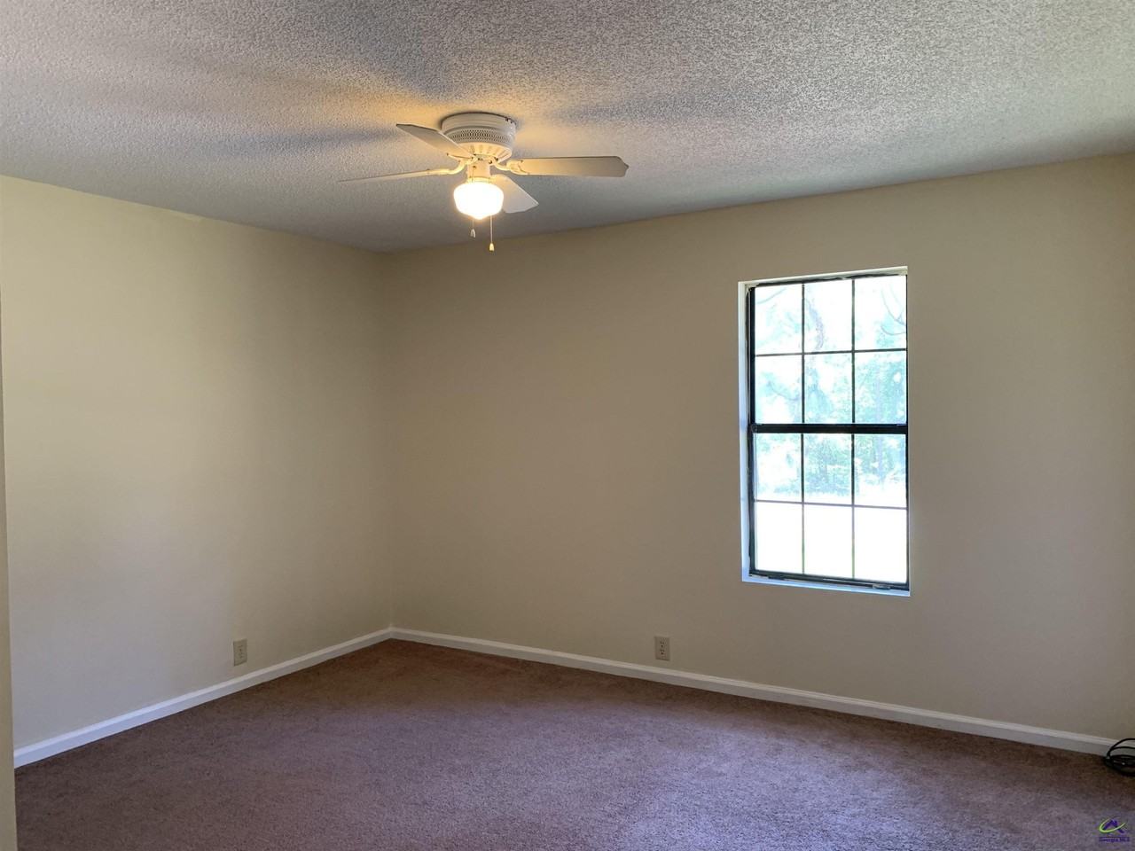 671B Country Club Rd - Photo 7 of 14