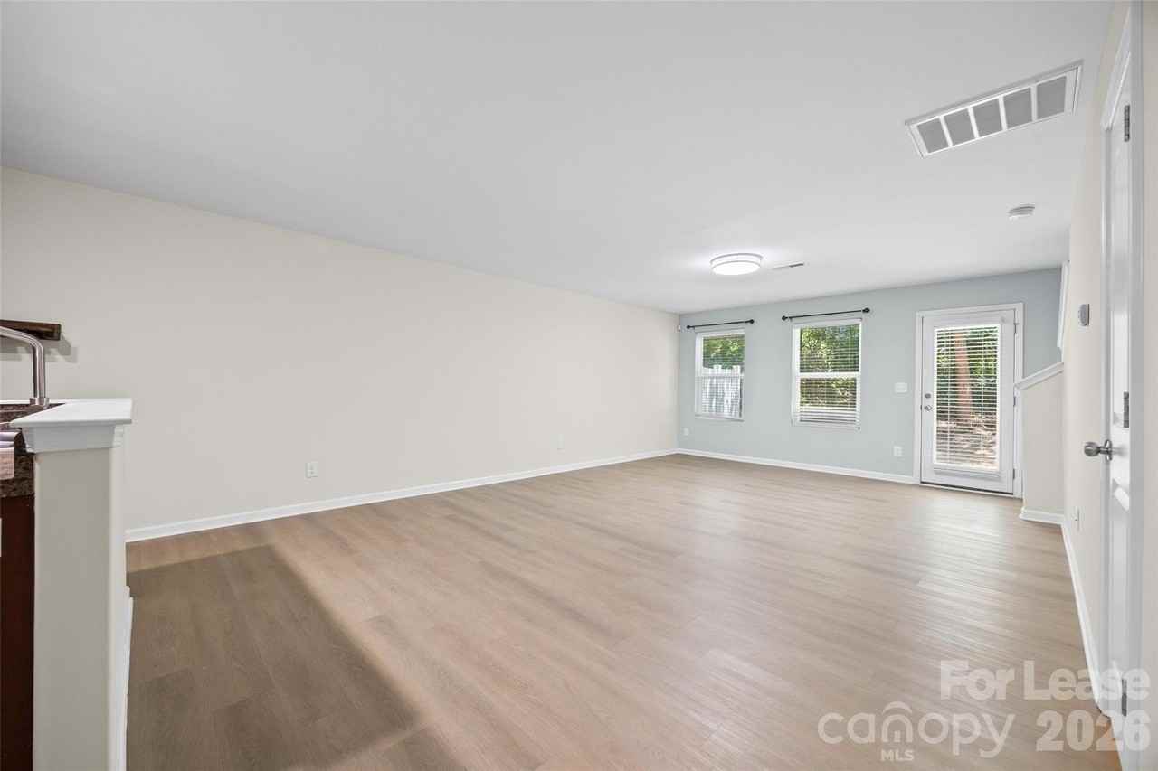 9612 Brackenview Ct - Photo 6 of 38