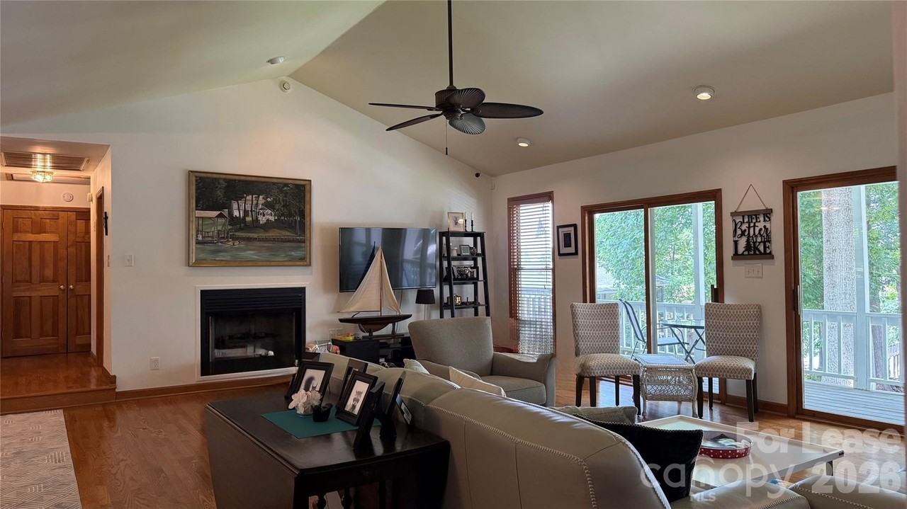 16318 Stinson Cove Rd - Photo 3 of 30