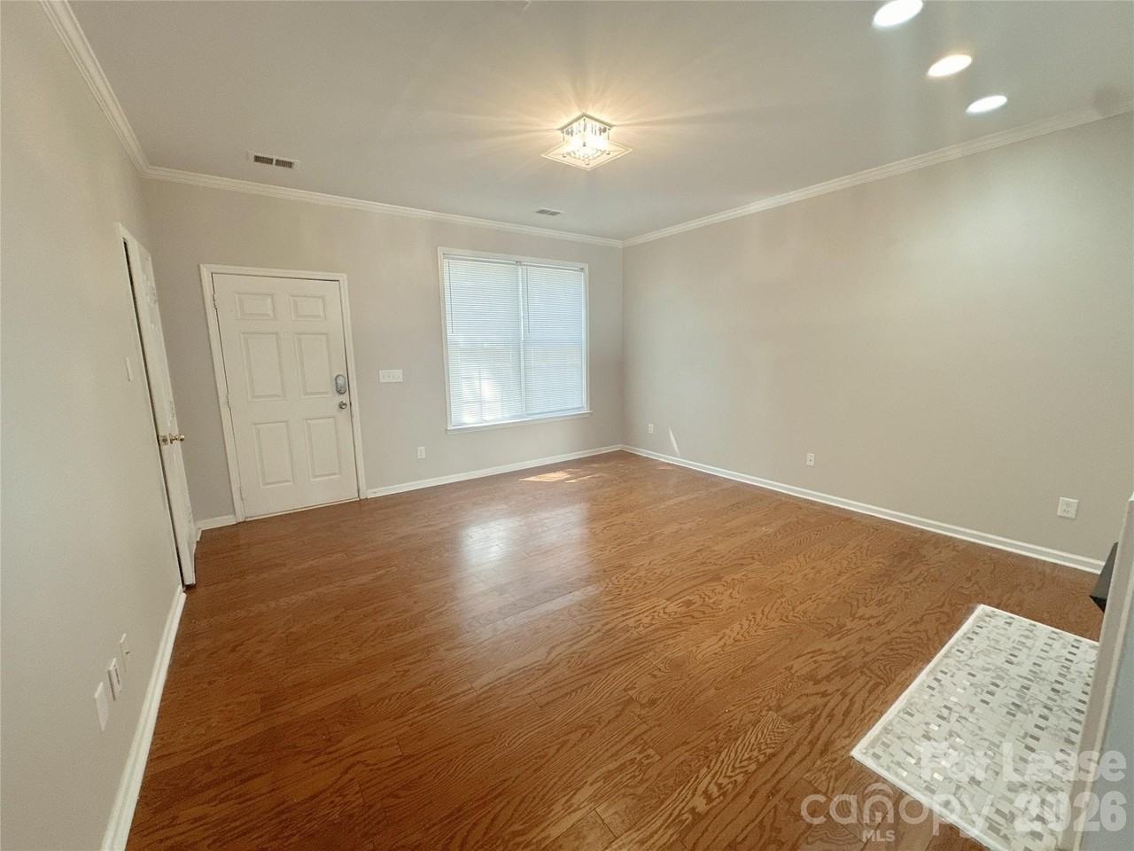7629 Abigail Glen Dr - Photo 7 of 23