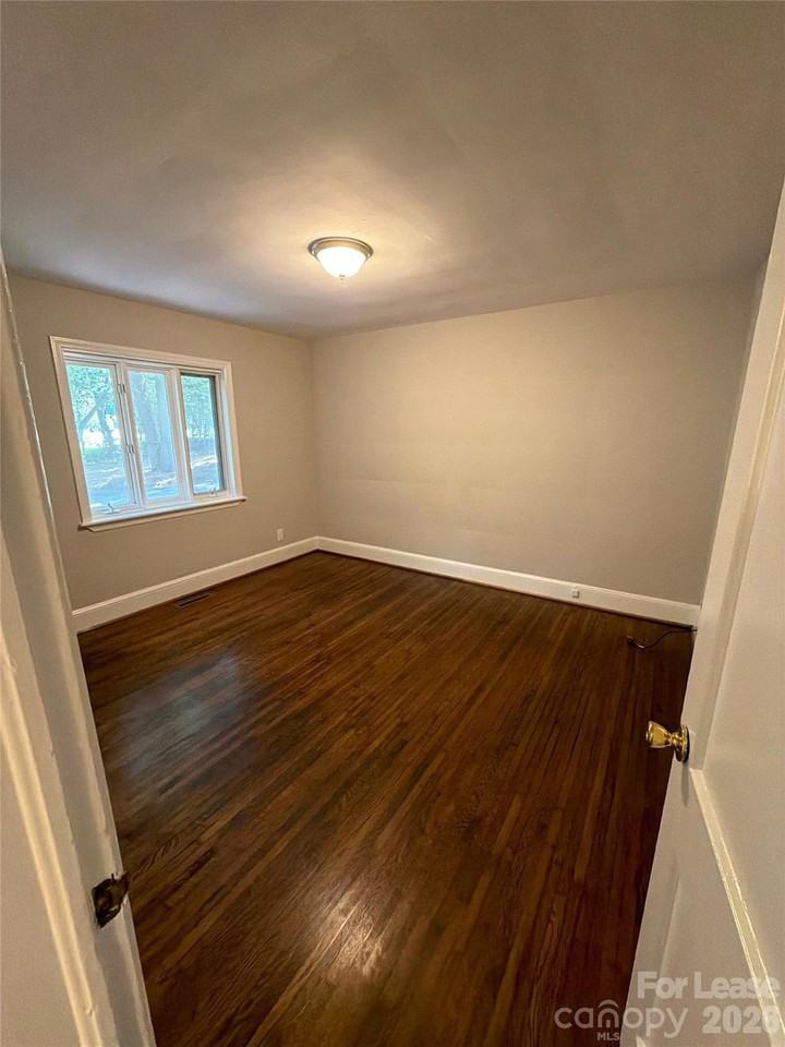 1441 Goodwin Ave - Photo 5 of 9