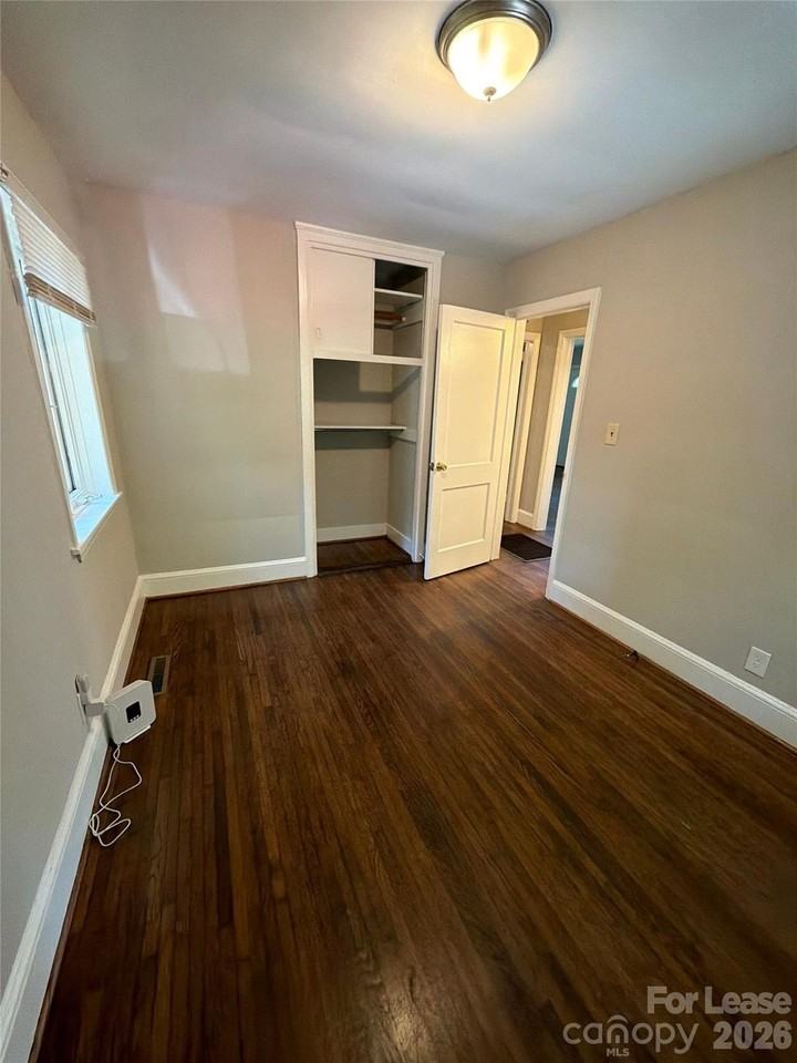 1441 Goodwin Ave - Photo 7 of 9