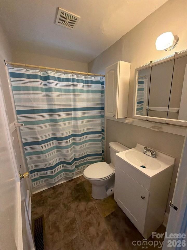 3526 Eastway Dr - Photo 7 of 8