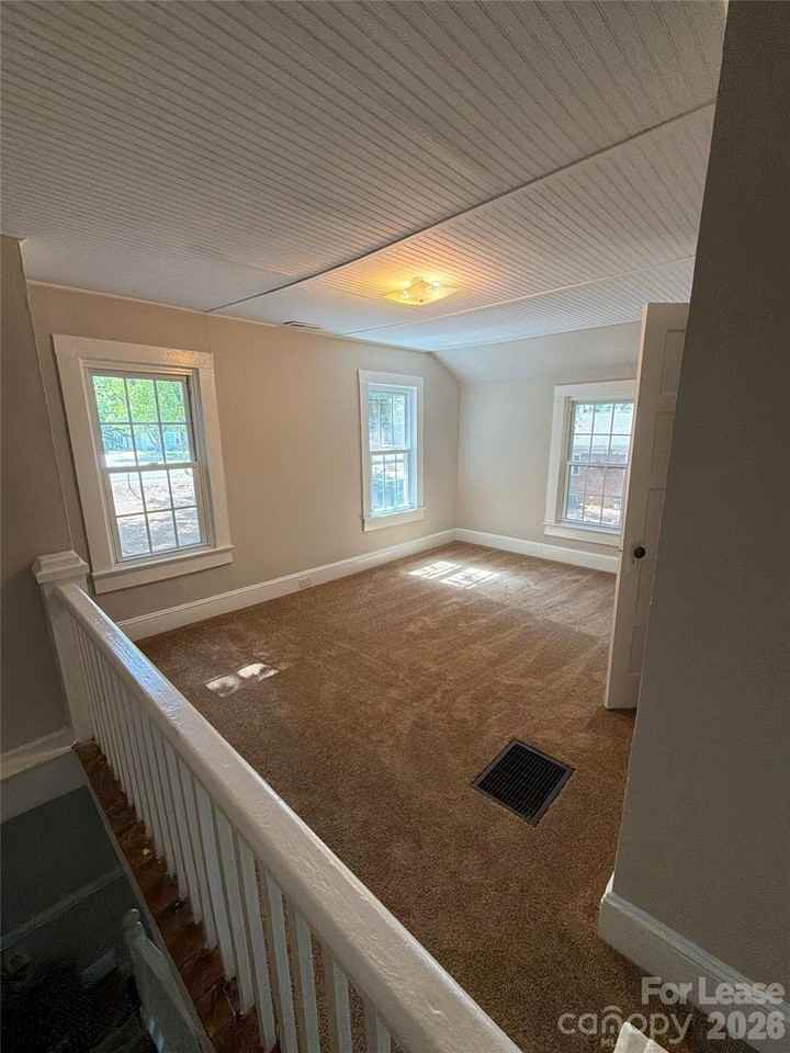 3516 Eastway Dr - Photo 7 of 12