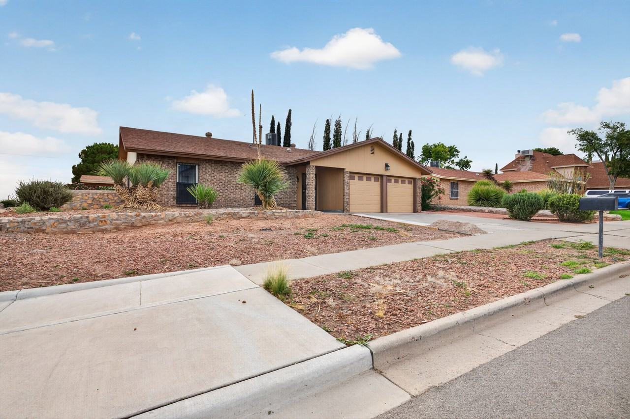 11301 Gene Sarazen Dr #1 - Photo 2 of 26