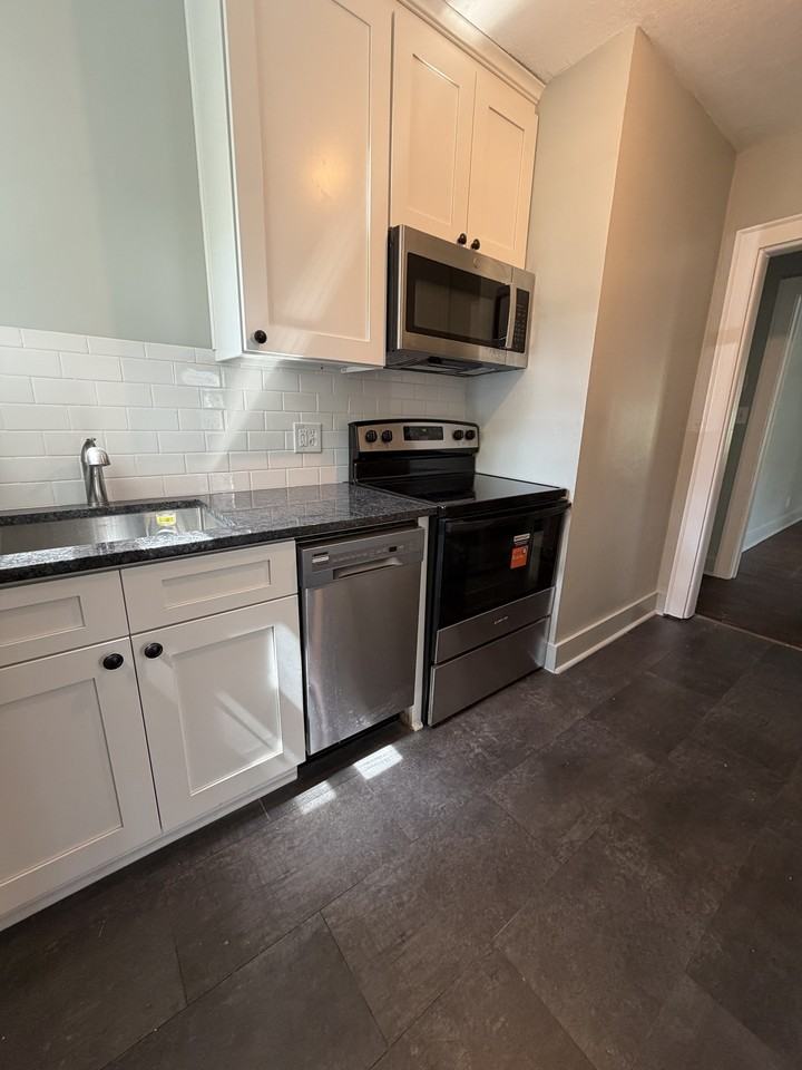 114 Palm Ave #1 - Photo 4 of 20