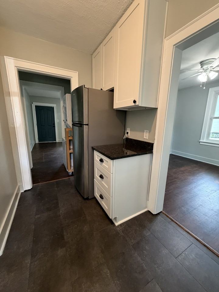 114 Palm Ave #1 - Photo 5 of 20