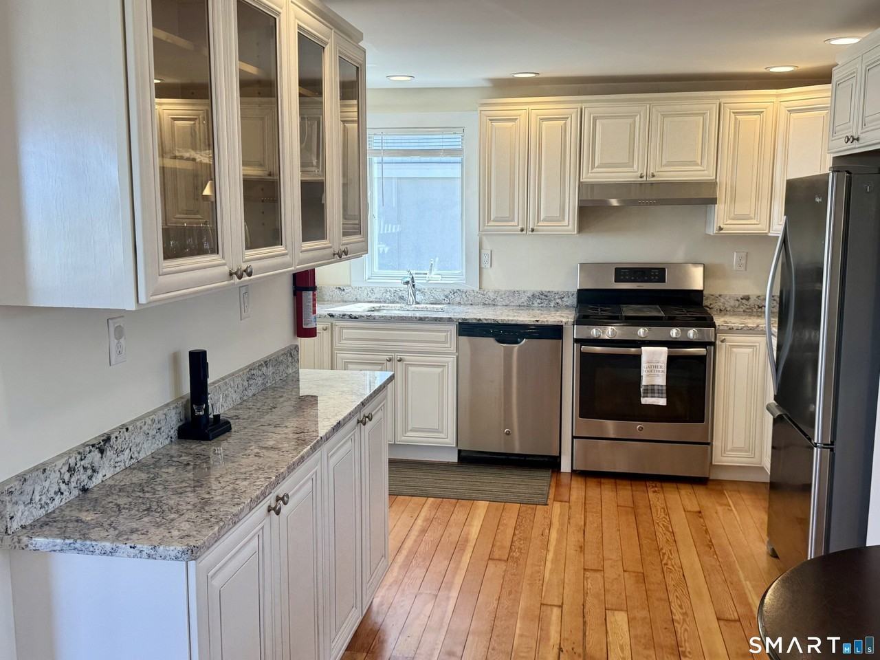 75 Milford Point Rd - Photo 7 of 29