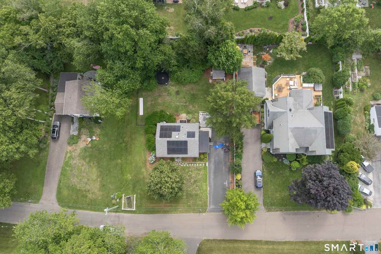 24 Hamilton Dr - Photo 3 of 29