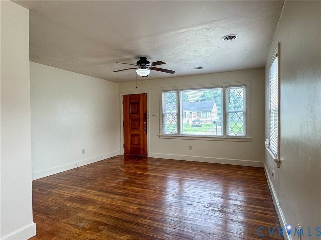 1809 Geffert Dr - Photo 5 of 26