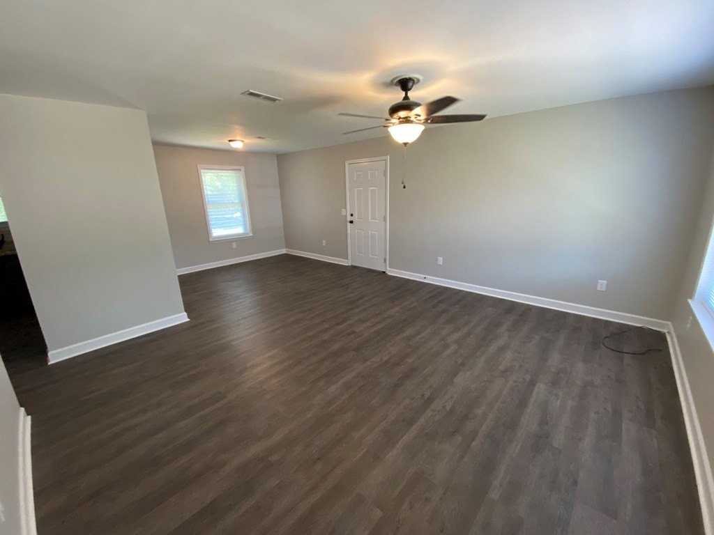 902 Landview Dr - Photo 3 of 16