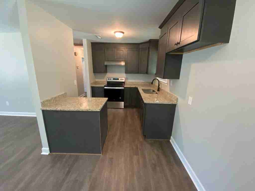 902 Landview Dr - Photo 6 of 16