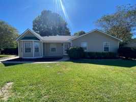 featured image of 213 Dahlia Dr