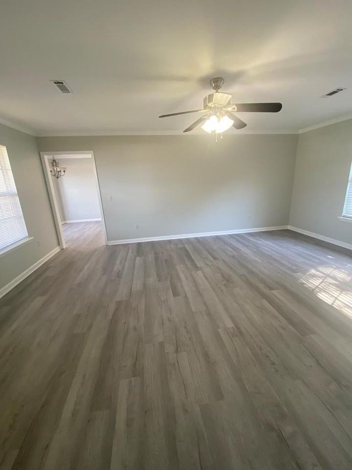 213 Dahlia Dr - Photo 3 of 17