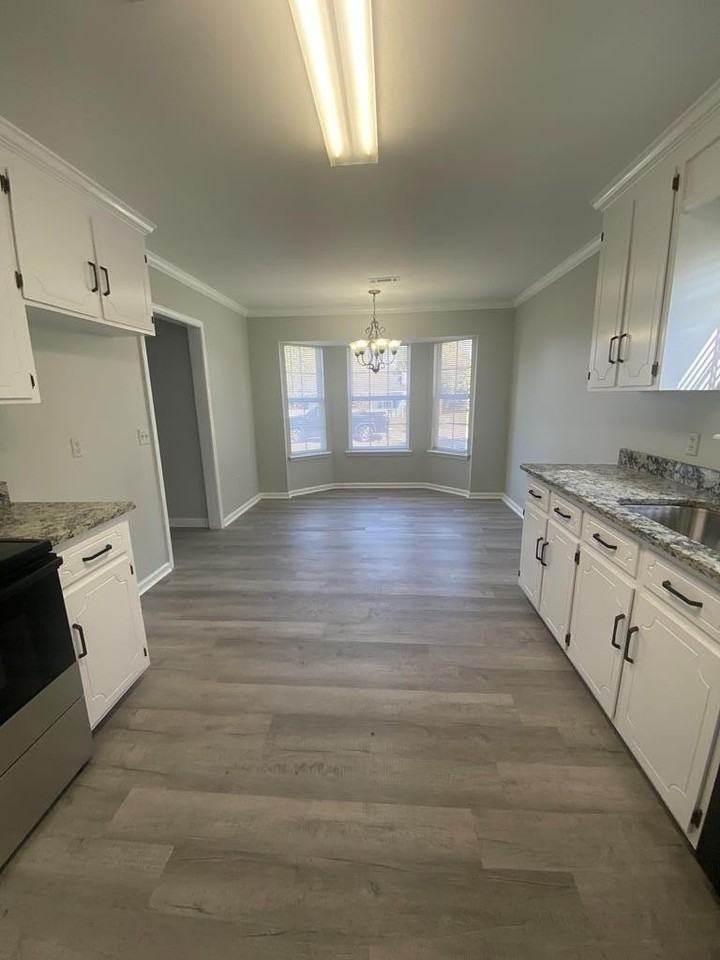 213 Dahlia Dr - Photo 6 of 17