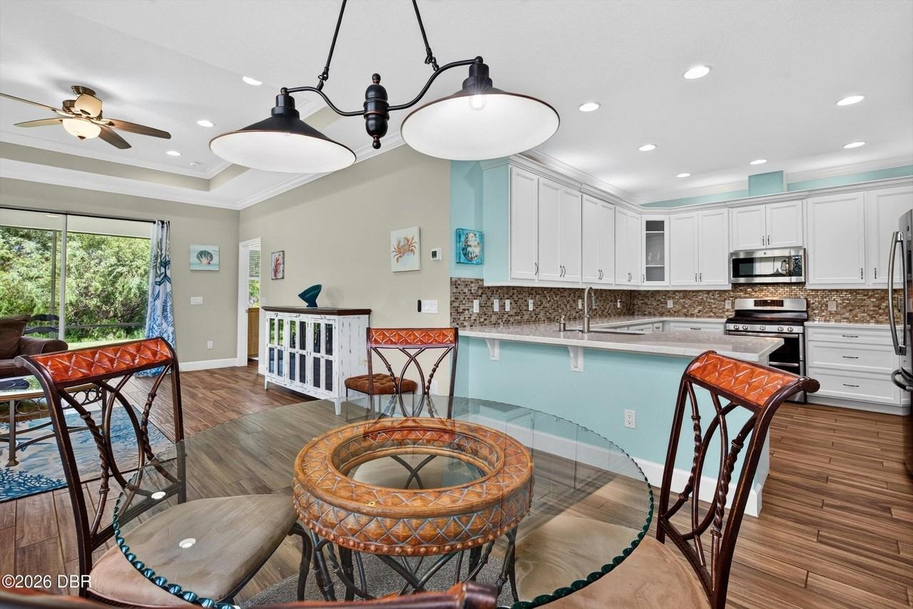 330 Coral Reef Way - Photo 6 of 50