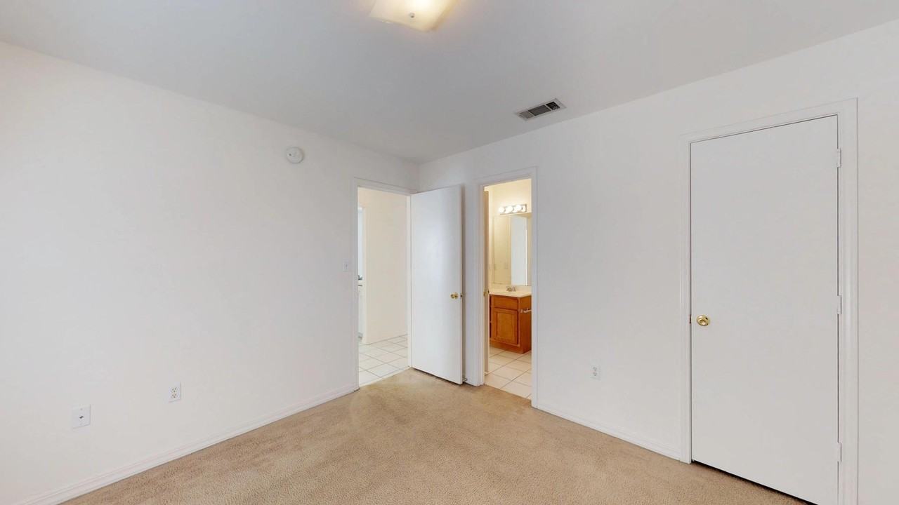 1859 Norwood Ct #2 - Photo 7 of 18