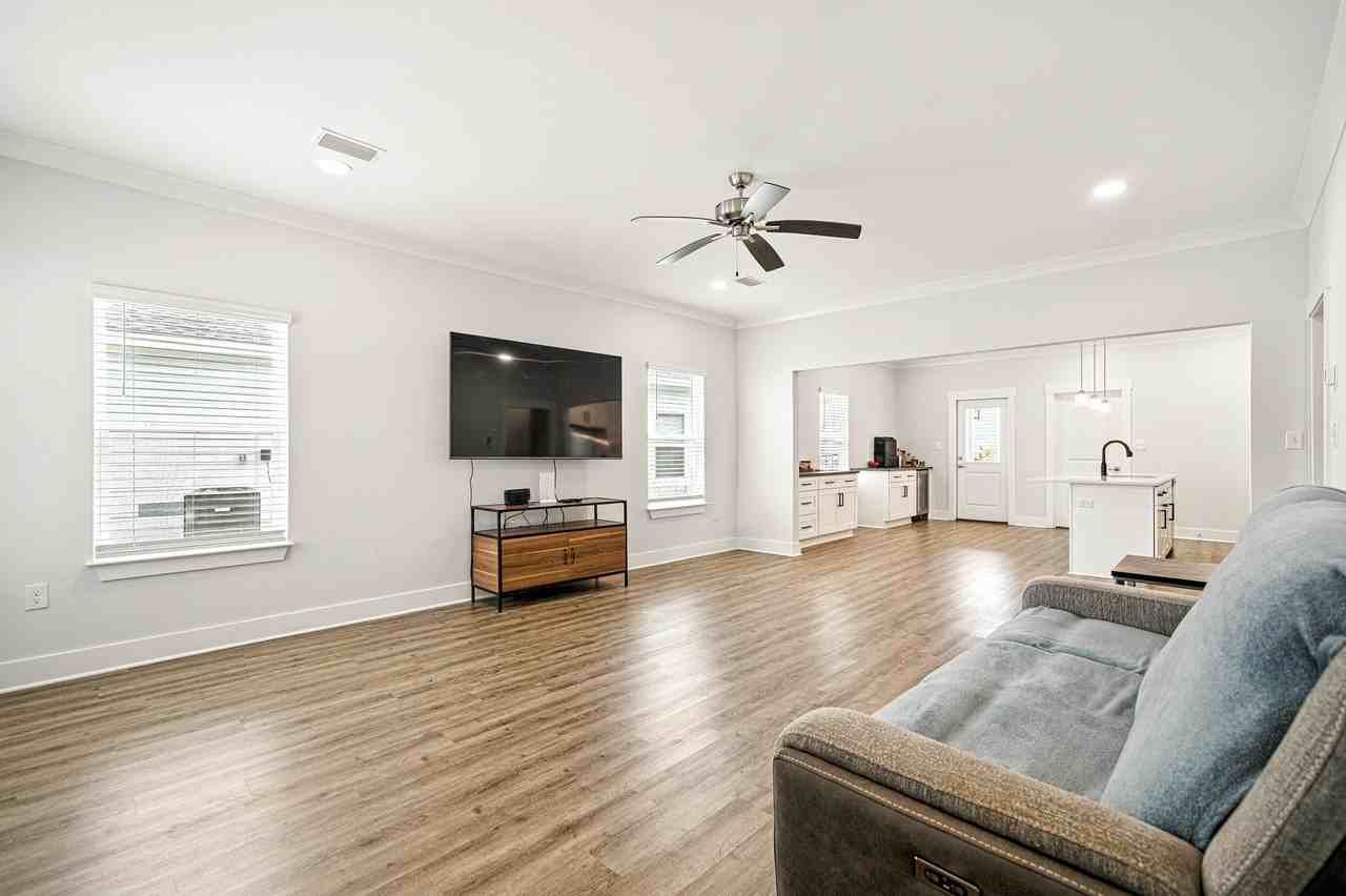 228 Speckled Trout Ln N - Photo 5 of 37