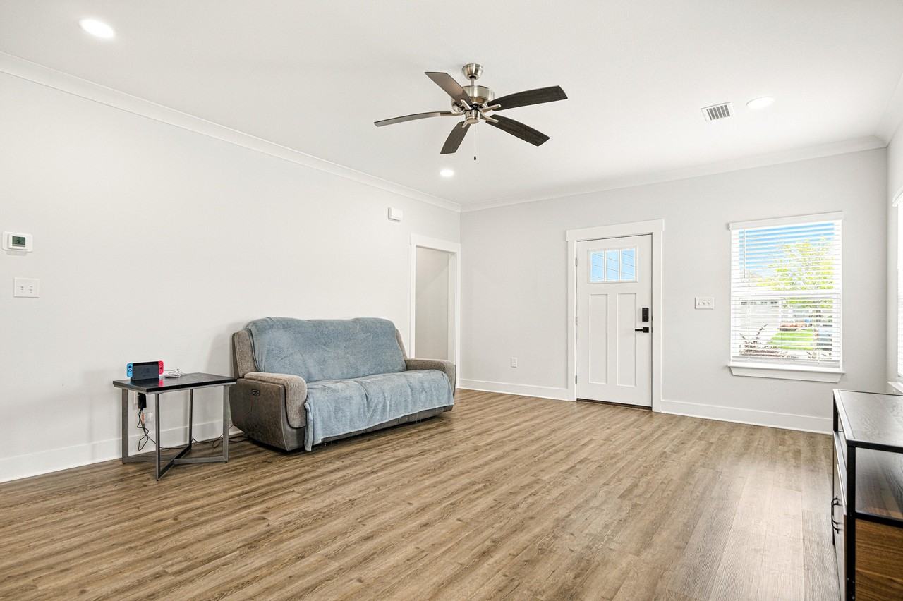228 Speckled Trout Ln N - Photo 7 of 37
