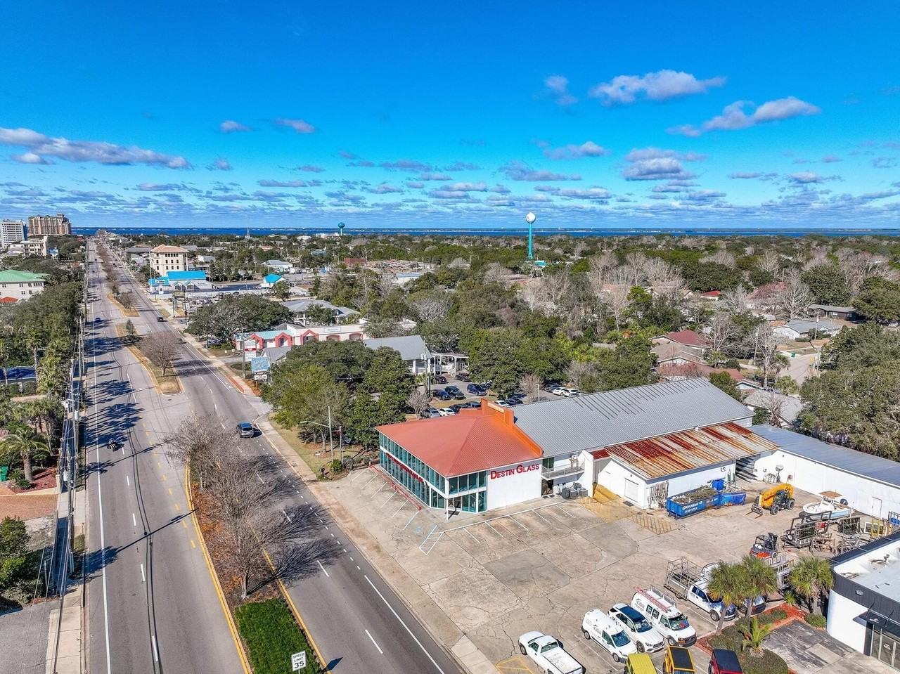 639 Harbor Blvd - Photo 5 of 29