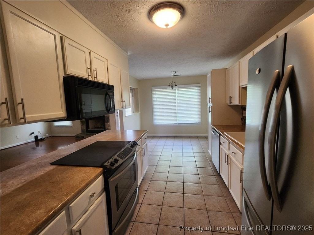 417 Sparrow Dr - Photo 3 of 8