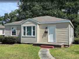 featured image of 313 E 16th St