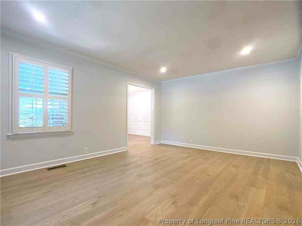 2721 Mirror Lake Dr - Photo 4 of 22