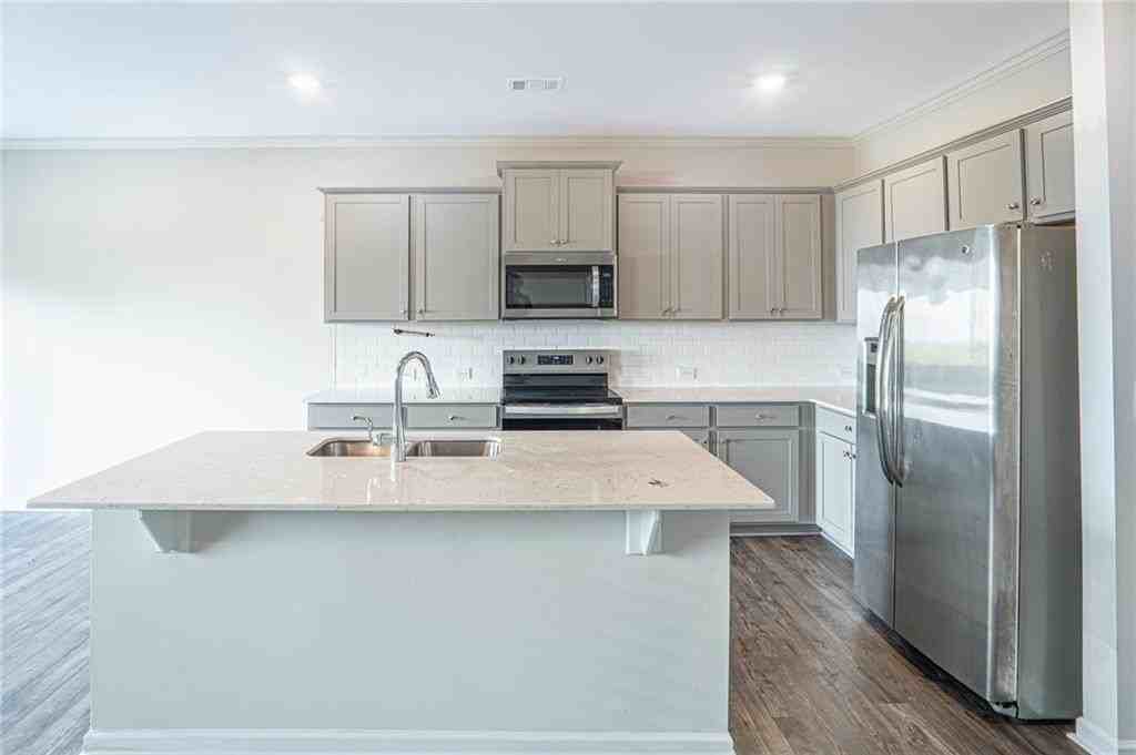 2473 Bayberry St - Photo 4 of 16