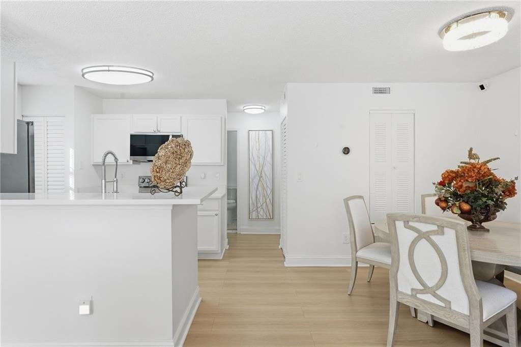 904 Wentworth Ct - Photo 6 of 31