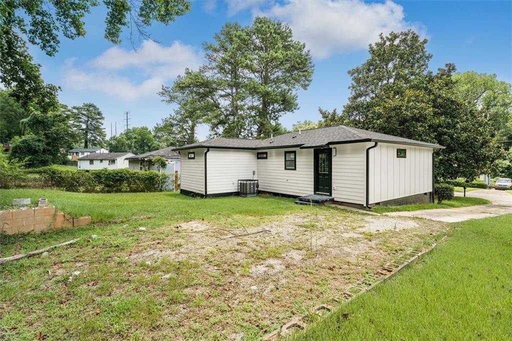 2353 Clarissa Dr Nw - Photo 4 of 11