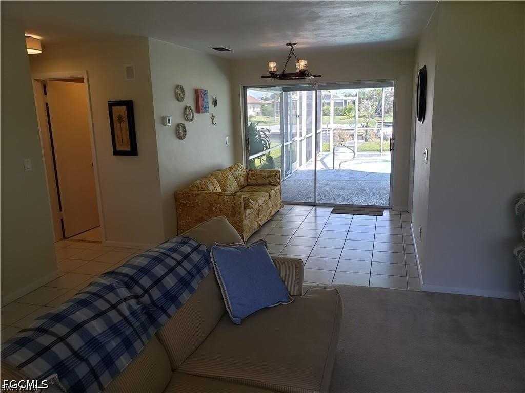 1305 Se 21st St - Photo 2 of 16