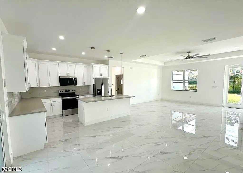 3500 74th St W - Photo 2 of 7