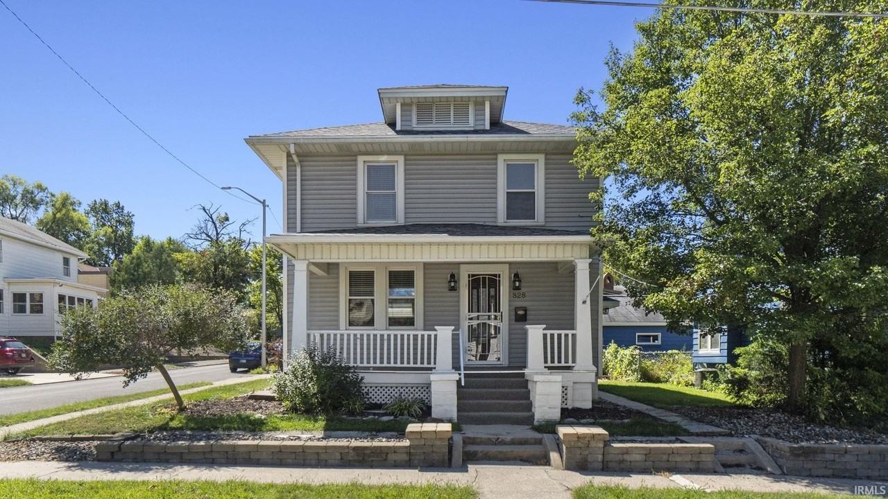 828 Forest Ave - Photo 2 of 36