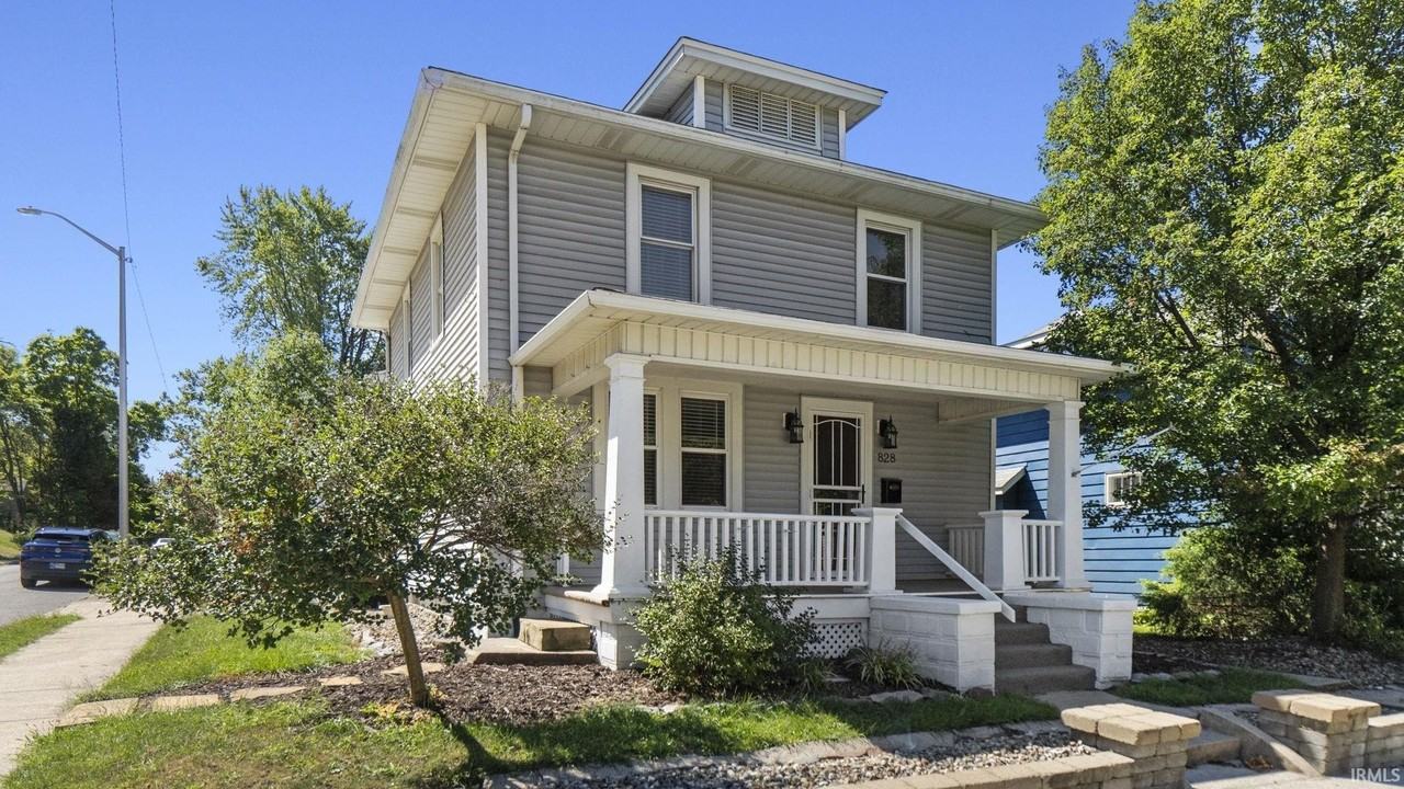 828 Forest Ave - Photo 3 of 36