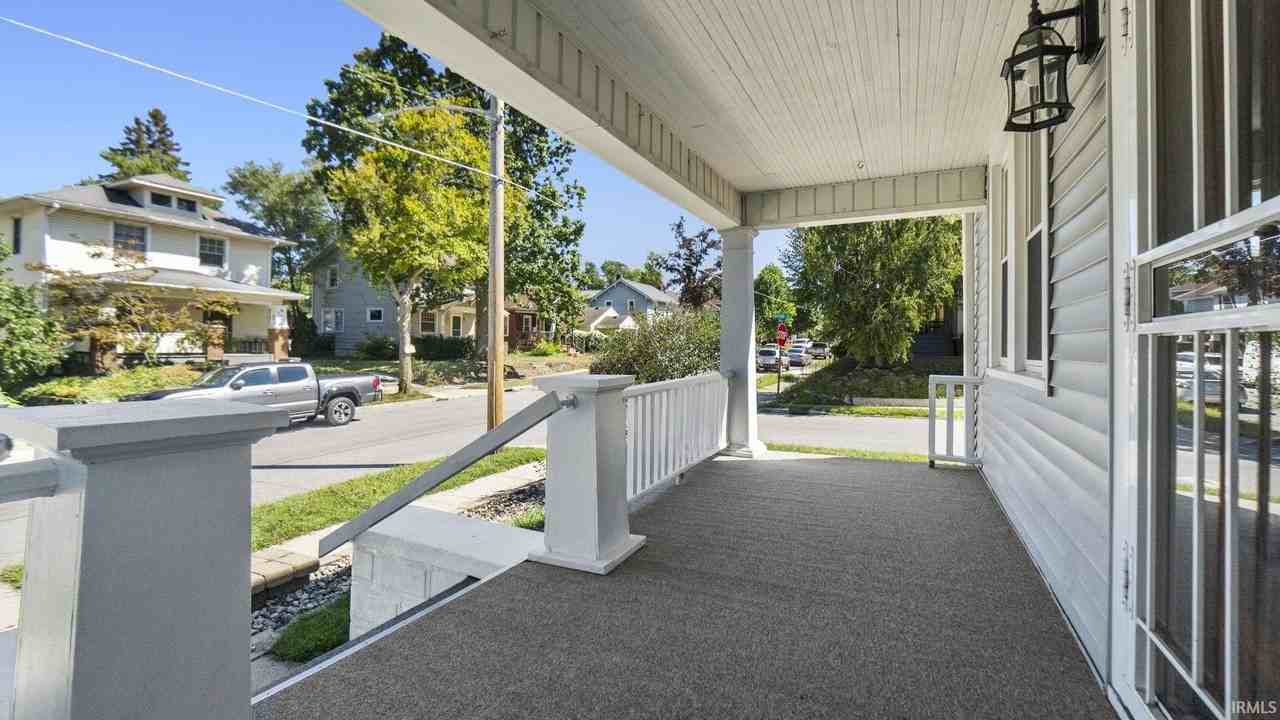 828 Forest Ave - Photo 5 of 36