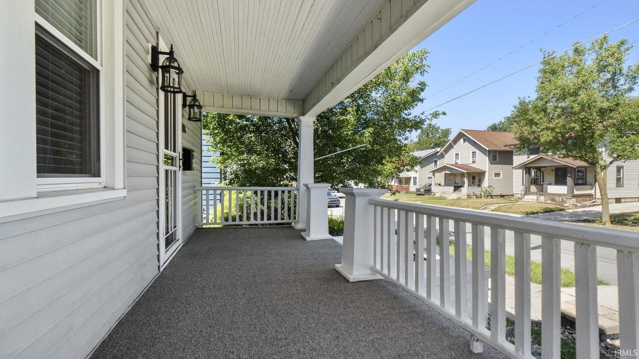 828 Forest Ave - Photo 6 of 36