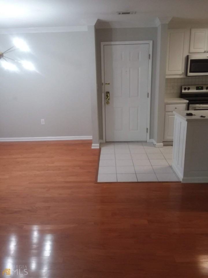 4111 Pine Heights Dr Ne - Photo 4 of 19