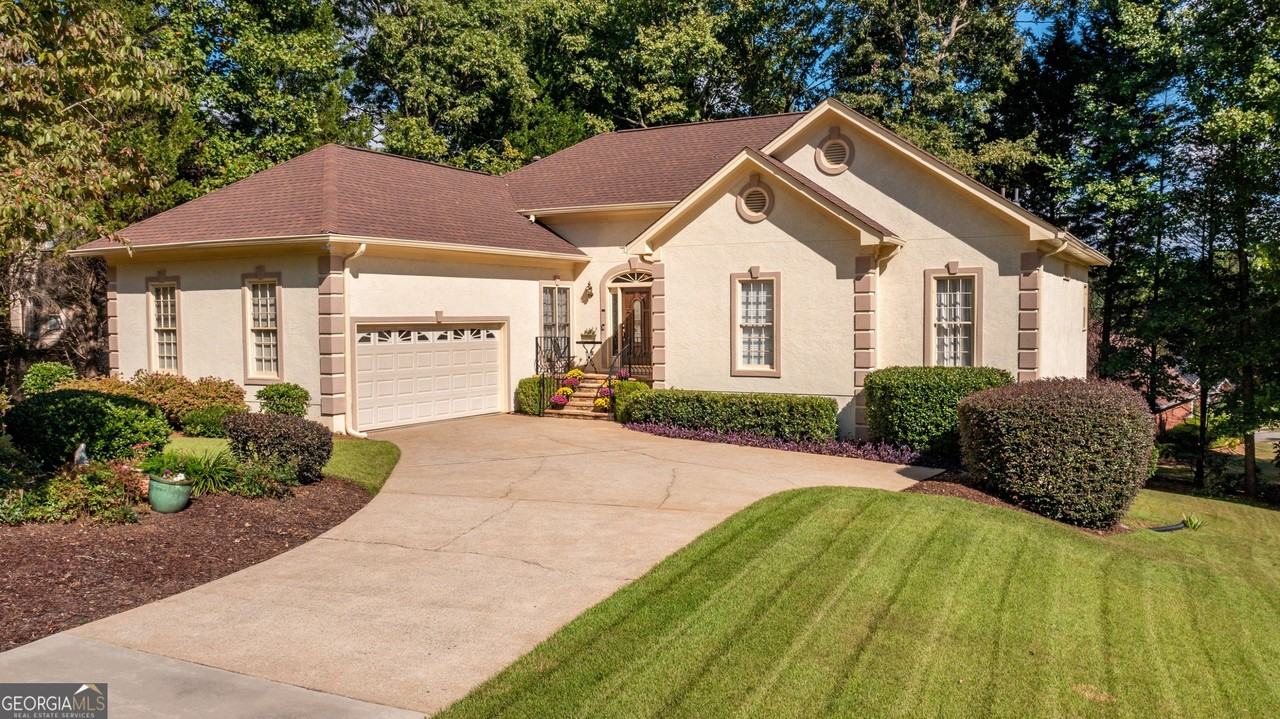 612 Redbud Ln - Photo 4 of 50