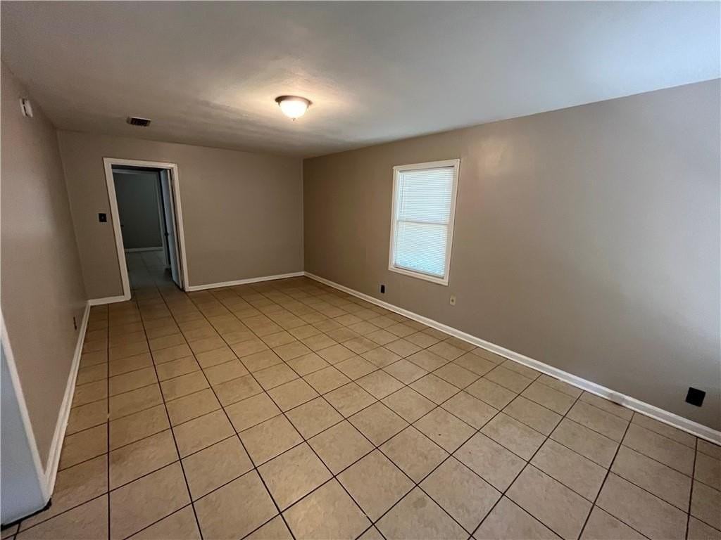 2408 N Mcvay Dr - Photo 3 of 11