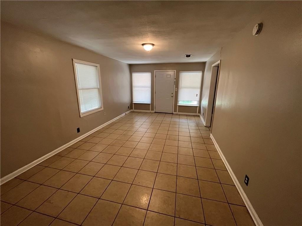 2408 N Mcvay Dr - Photo 4 of 11