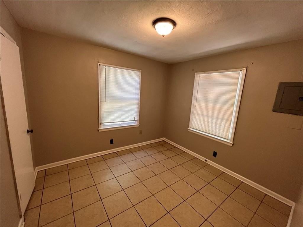 2408 N Mcvay Dr - Photo 7 of 11