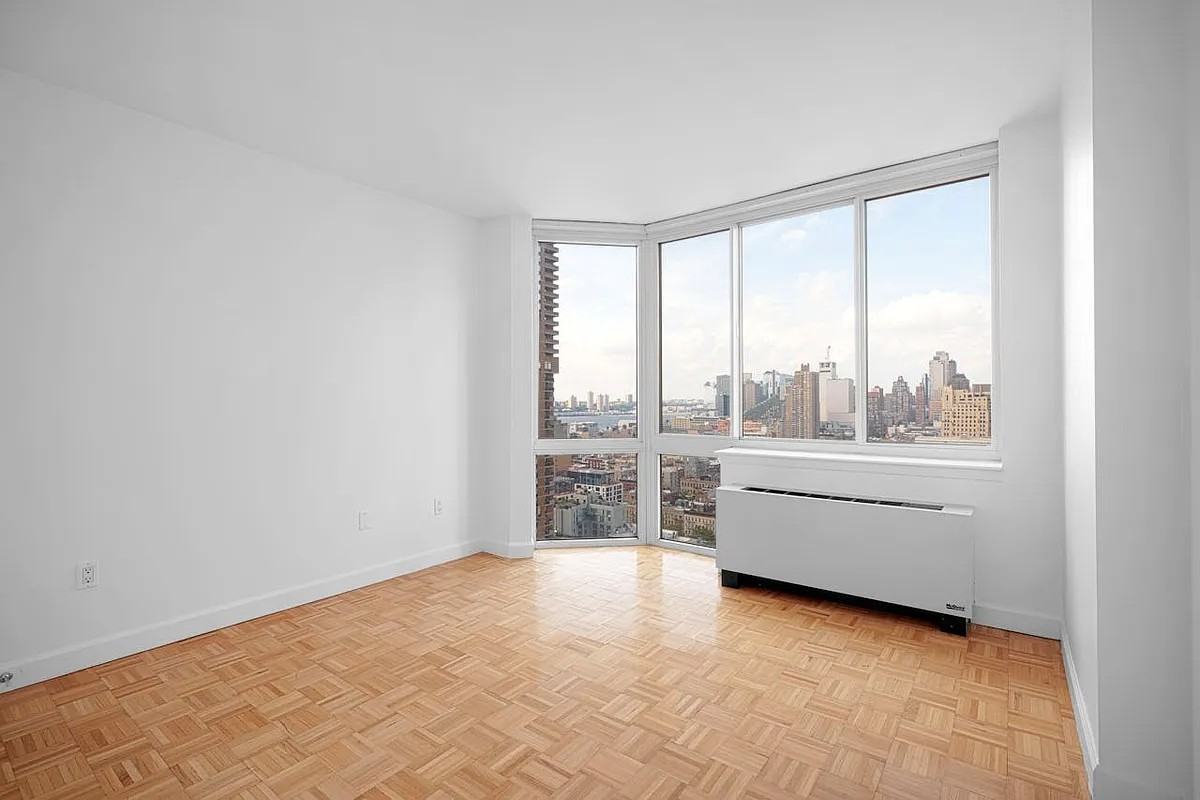 W 42nd St & 8th Ave #20A - Photo 2 of 27