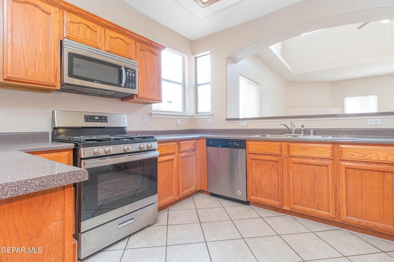 3016 Tierra Cuervo Dr - Photo 4 of 49