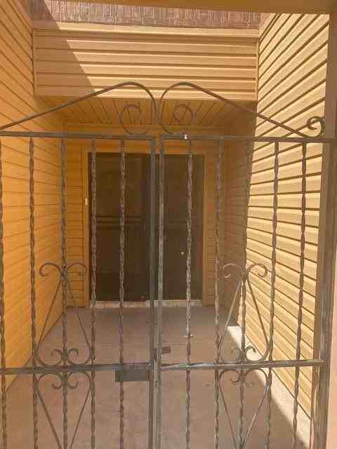 1587 Catham Cir - Photo 2 of 17