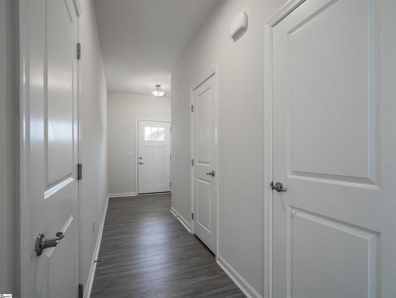 105 Hipps Crossing Dr - Photo 3 of 15