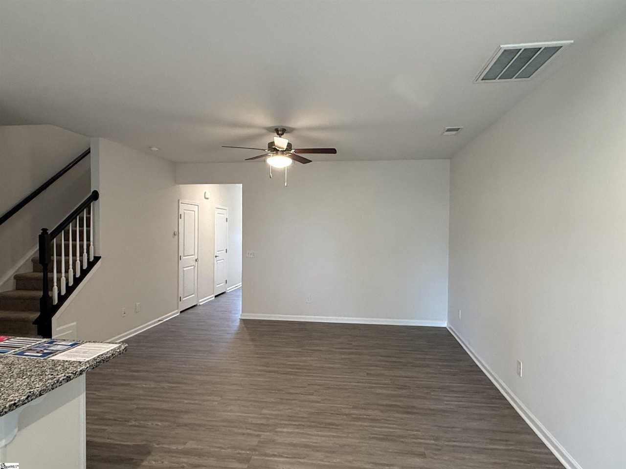 105 Hipps Crossing Dr - Photo 6 of 15